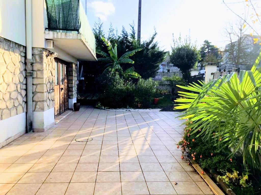 Agreable Maison En Centre Ville Noisy-le-Grand Buitenkant foto