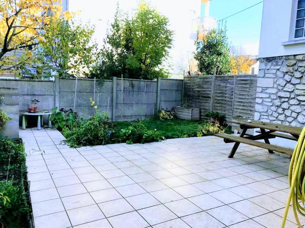 Agreable Maison En Centre Ville Noisy-le-Grand Buitenkant foto